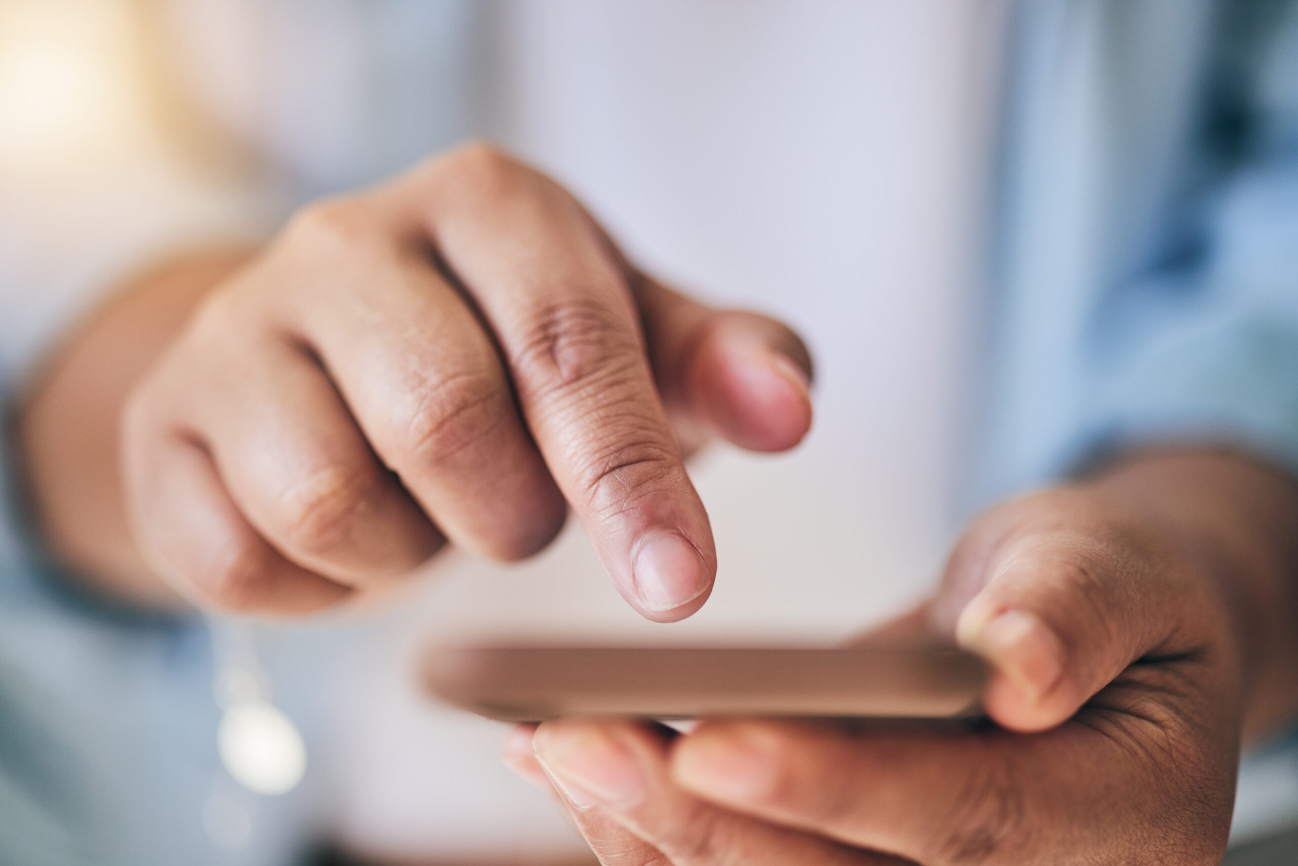 Cliënt boekt online een afspraak via de telefoon